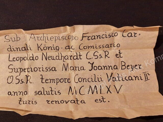 Informationen aus dem Jahr 1965Revision des Turmkreuzes© Pass Alex Kommer